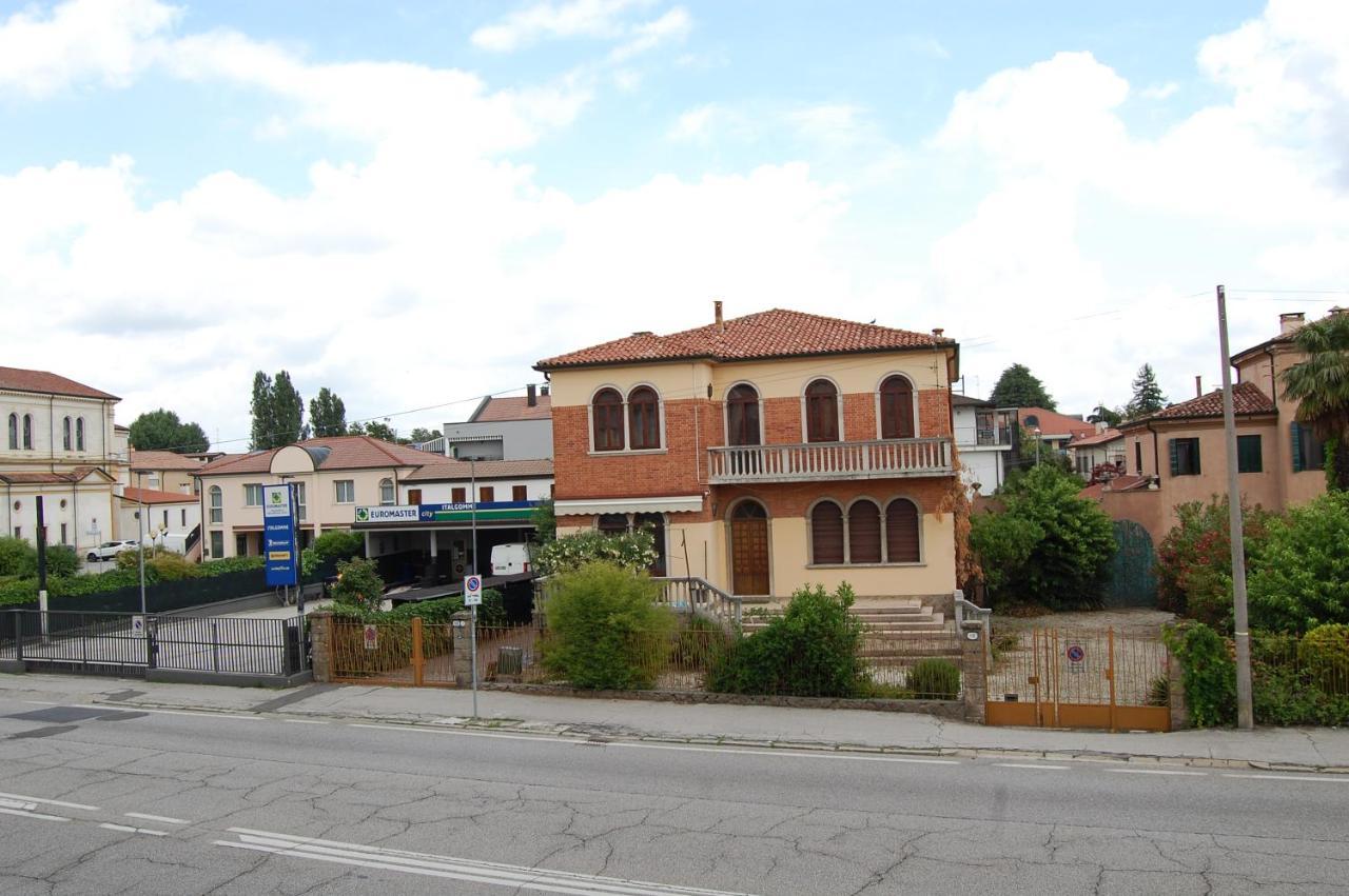 Locazione Turistica Elite Parco Brentelle Bed & Breakfast - Chiesanuova 135 E 167 بادوفا المظهر الخارجي الصورة